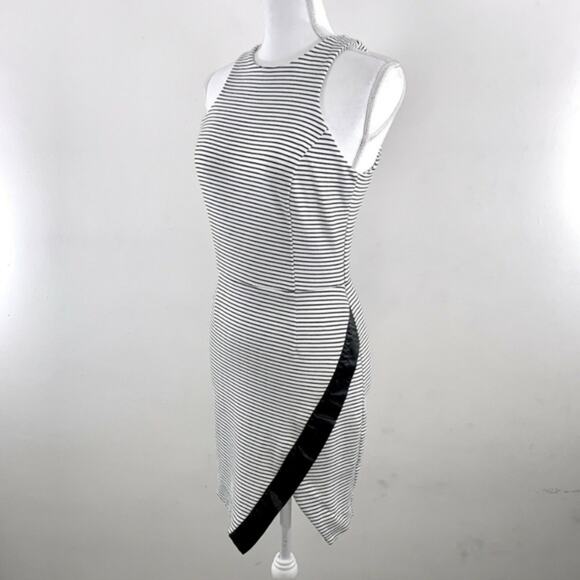 WAYF Stripe Dress Size S White Black Fitted Asymmetric Stretch Sleeveless - Picture 2 of 4